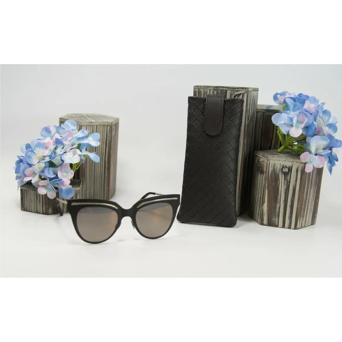 Bottega Veneta Black Gold Thin Frame Cat Eye Metal Logo Sunglasses Case