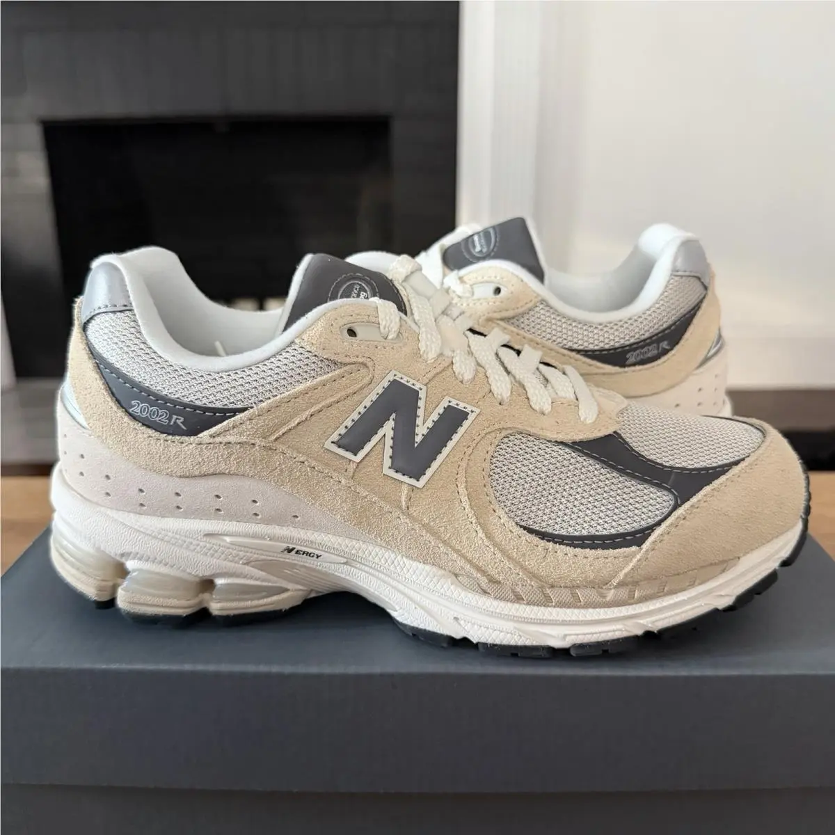 New Balance 2002R “sandstone Magnet” - Mens Size 5 - M2002RFA