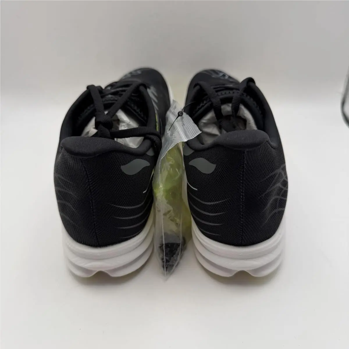 Hoka shoes - Hoka One One Crescendo MD - black / white 2