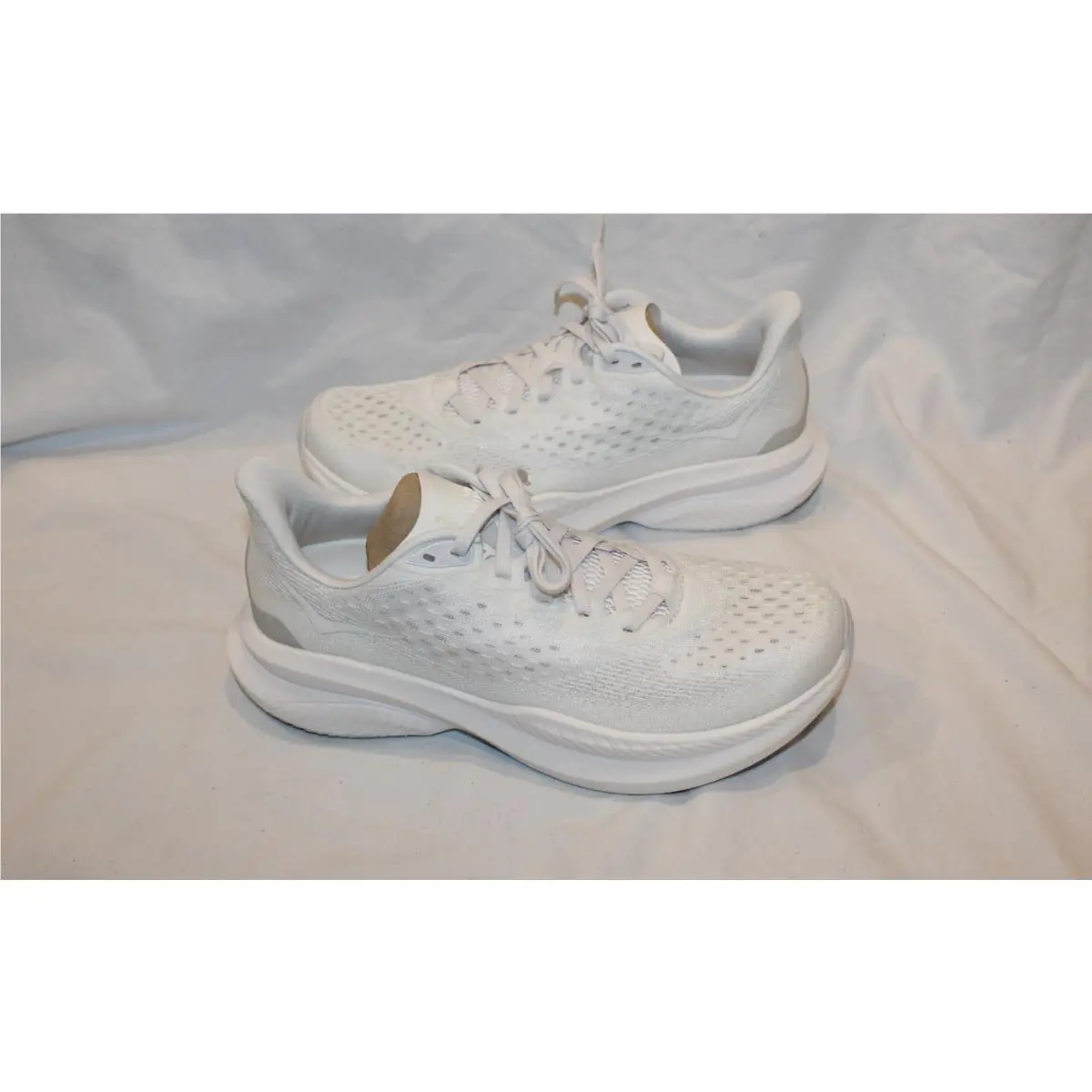 Hoka One Women`s Mach 6 Running Sneakers Triple White SZ 9.5