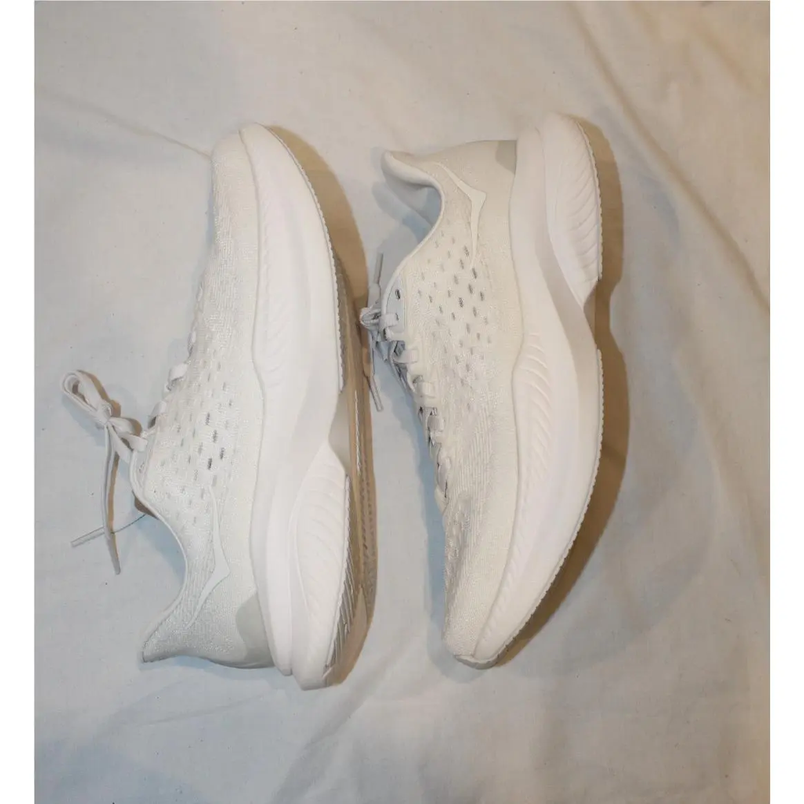 Hoka shoes - White 4