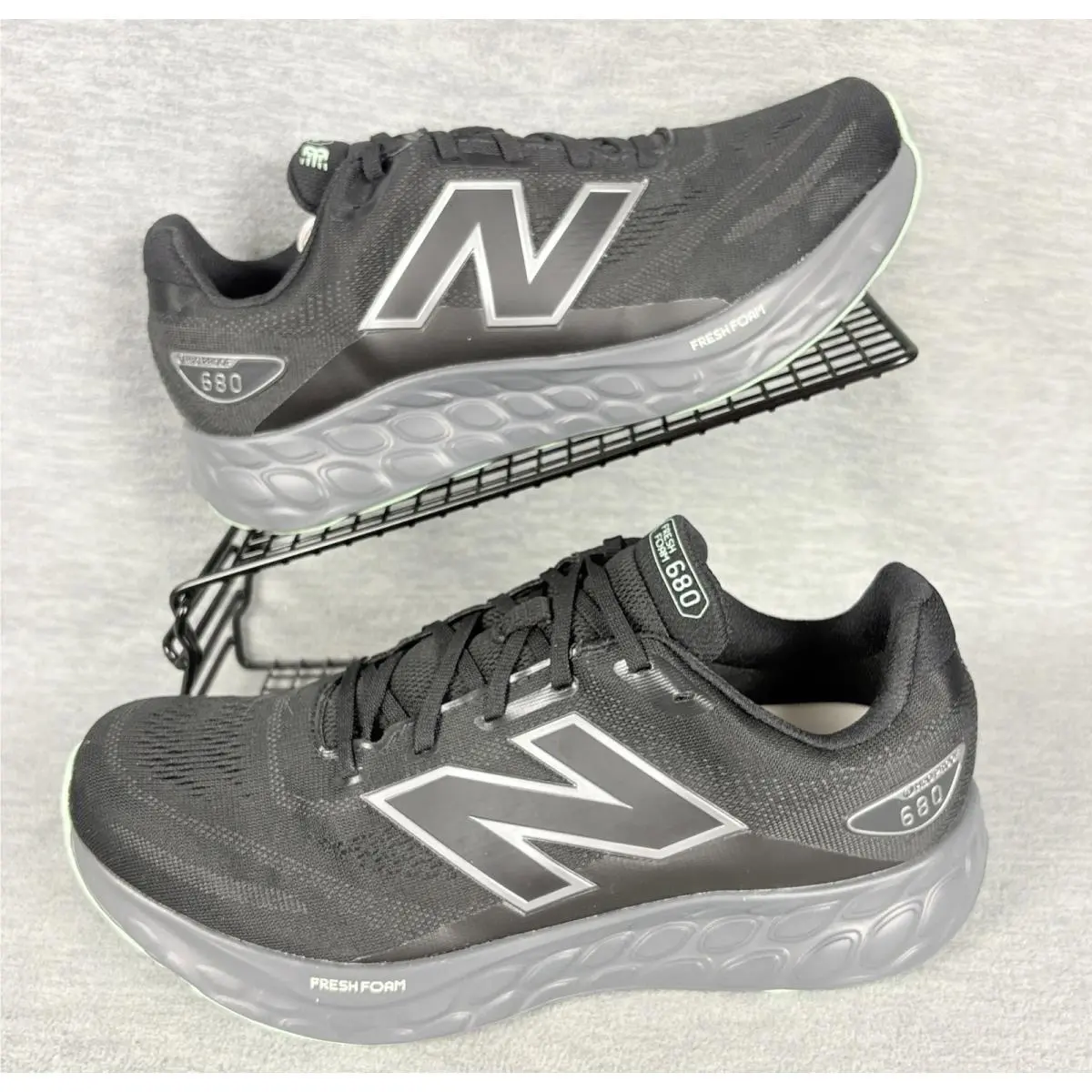 New Balance Fresh Foam 680 v8 Running Sneakers Mens 9 M Black Grey Waterproof