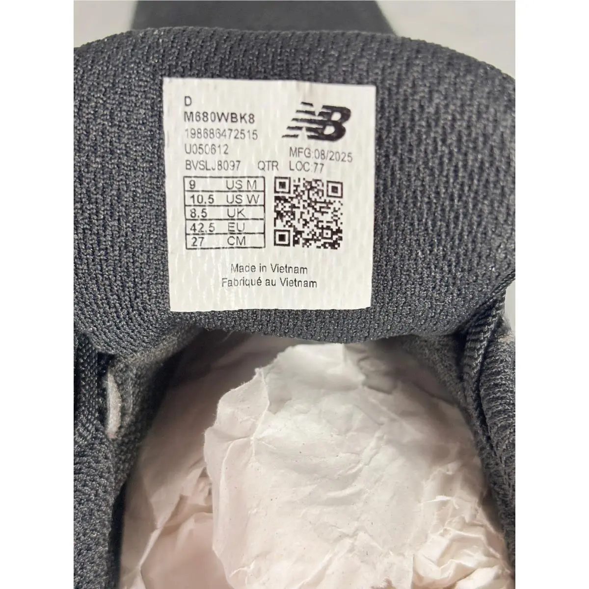 New Balance shoes - New Balance Fresh Foam 680 v8 Waterproof - Black 1