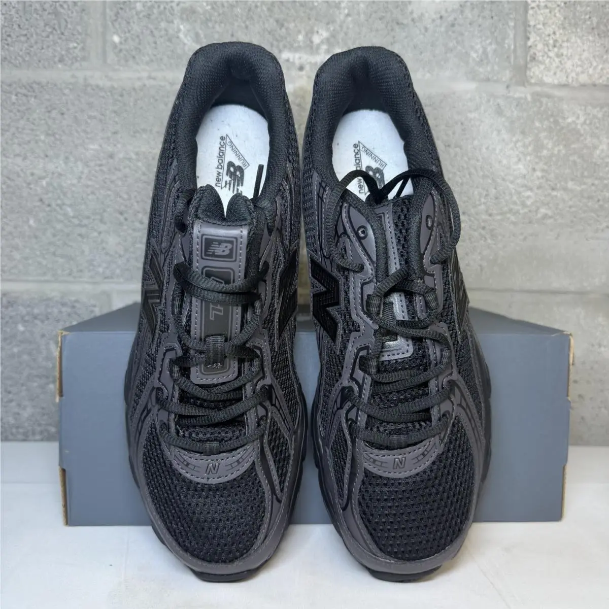New Balance shoes - New Balance 740 - Black (UPC: 198686086217) 1