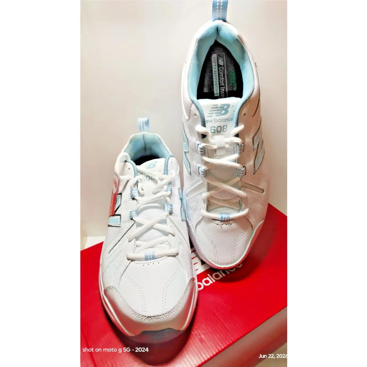 New Balance Memory Foam Sz. 10 White Blue Soft Comfort Wide 608 WT