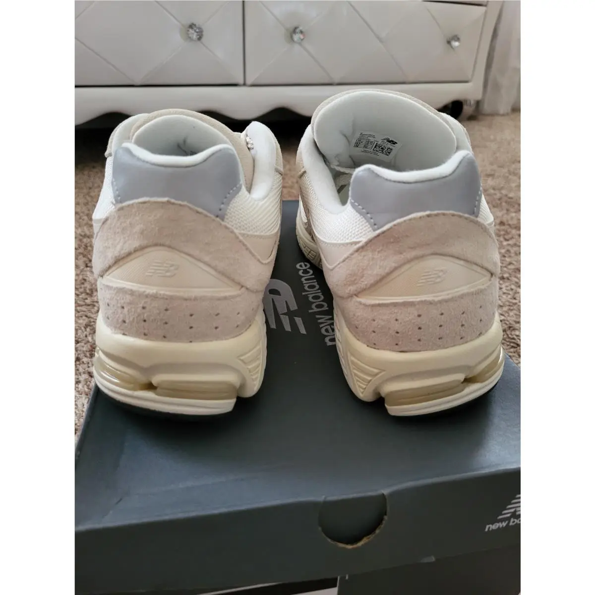 New Balance shoes - New Balance 2002R - Beige 3