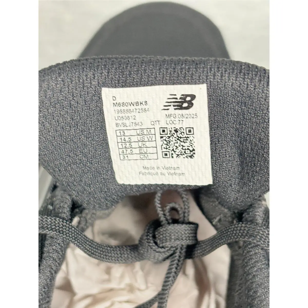 New Balance shoes - New Balance Fresh Foam 680 v8 Waterproof - Black 1