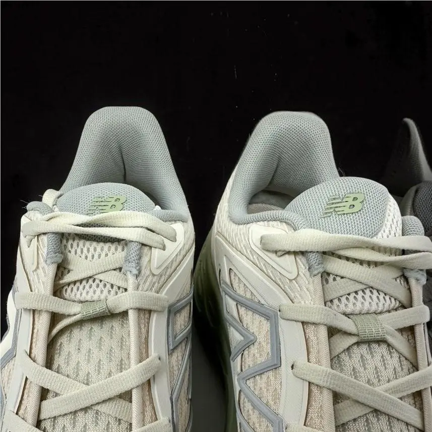 New Balance shoes - New Balance Fresh Foam X More v4 - Ivory 6