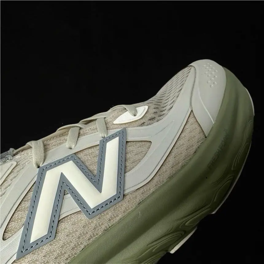 New Balance shoes - New Balance Fresh Foam X More v4 - Ivory 7