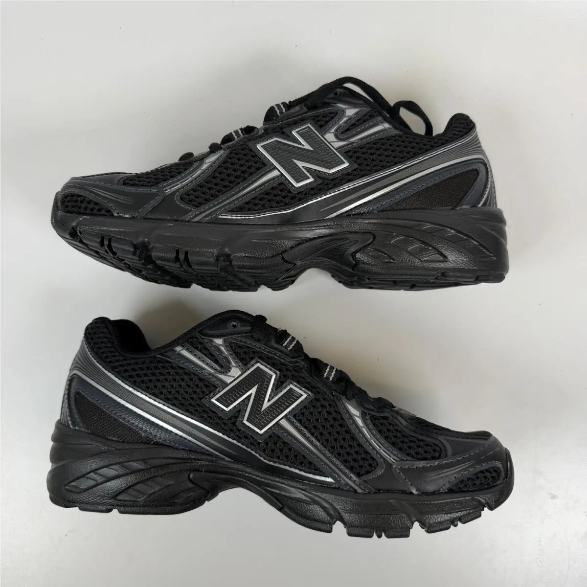 New Balance shoes - New Balance 740 - Black 1