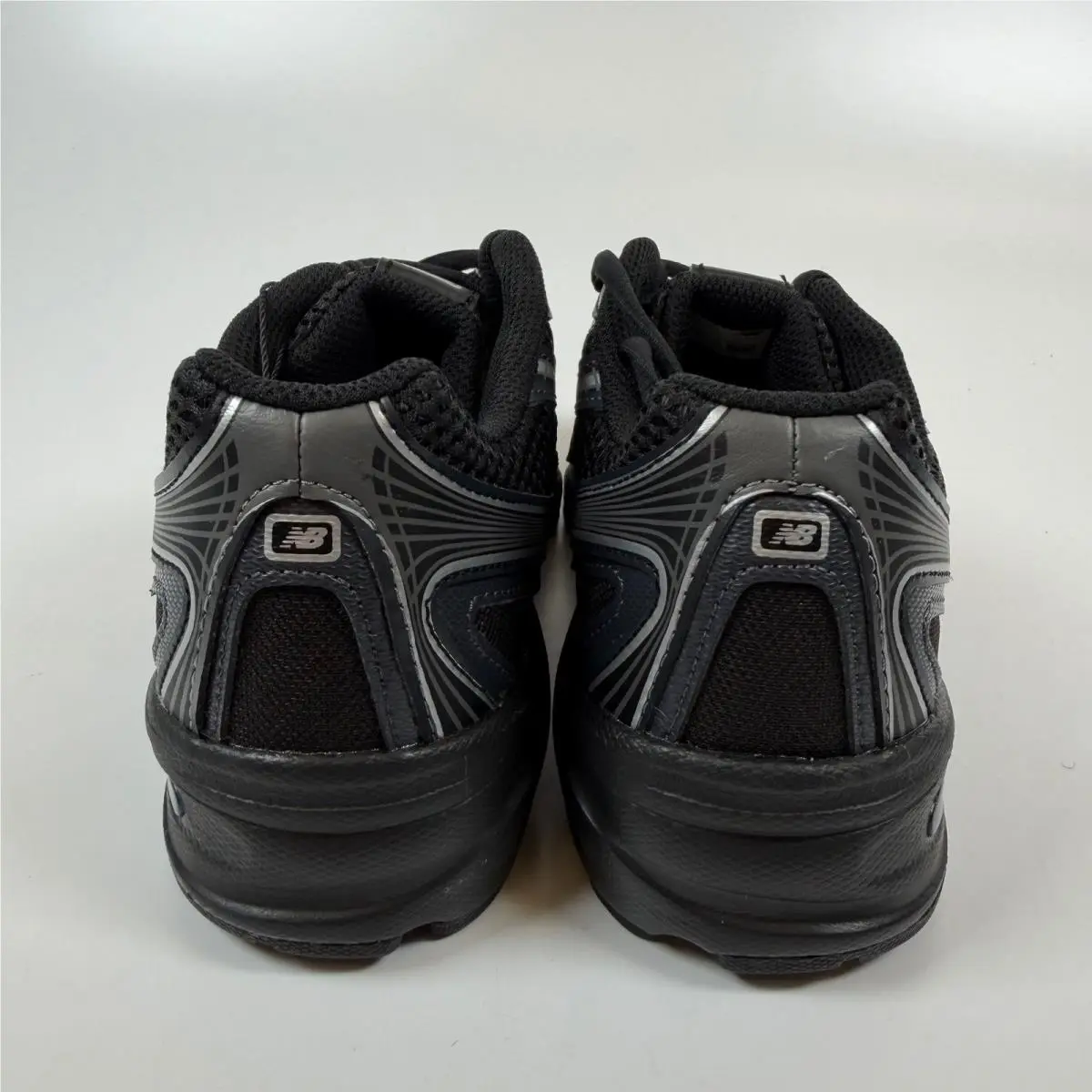 New Balance shoes - New Balance 740 - Black 3