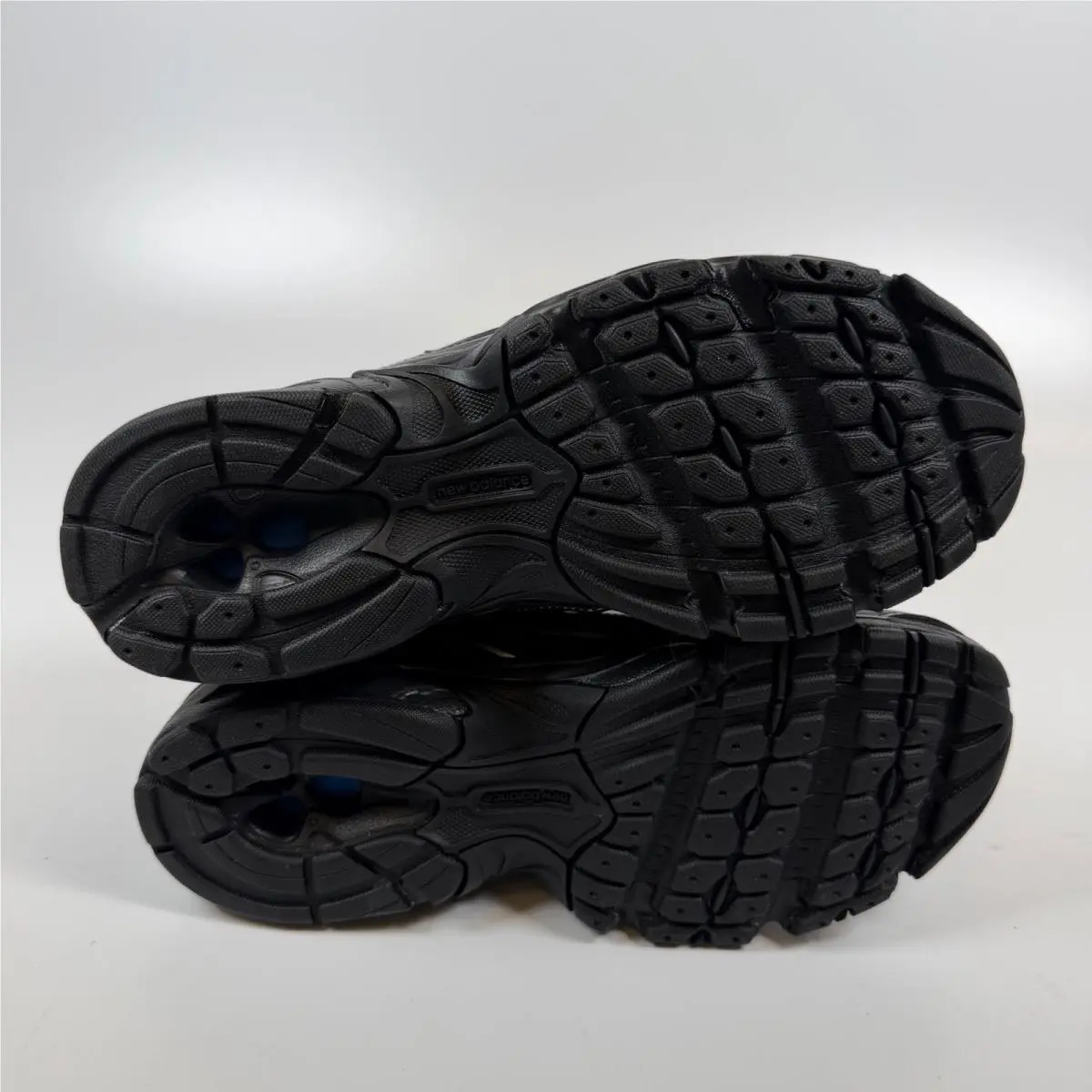 New Balance shoes - New Balance 740 - Black 4