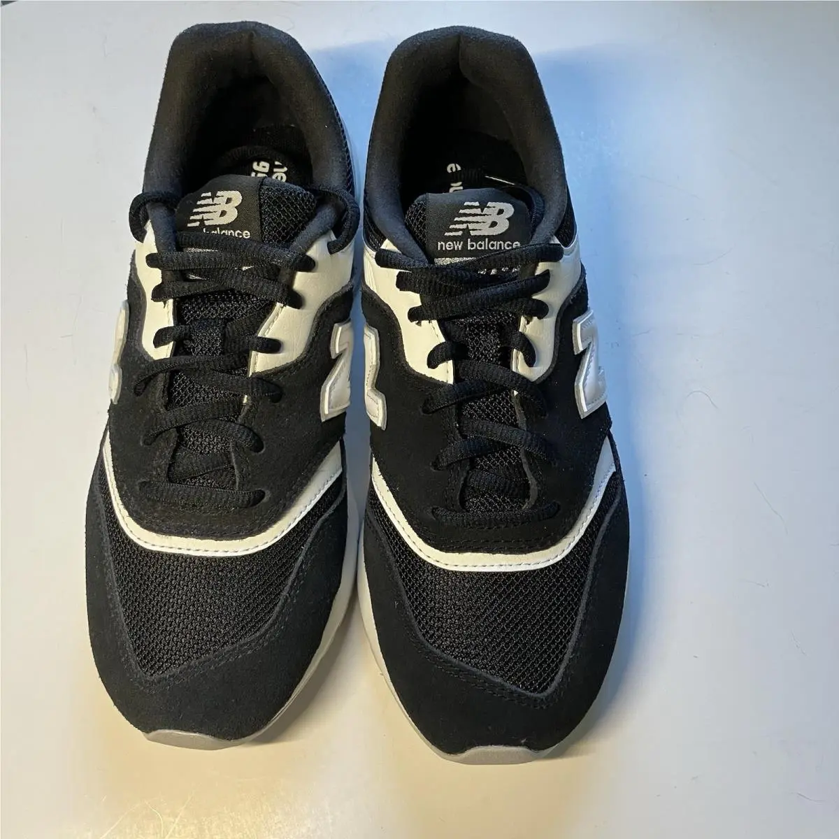 New Balance 997H New Sneakers Black with White CW997HNM Women’s Size 6 Men’s 4.5