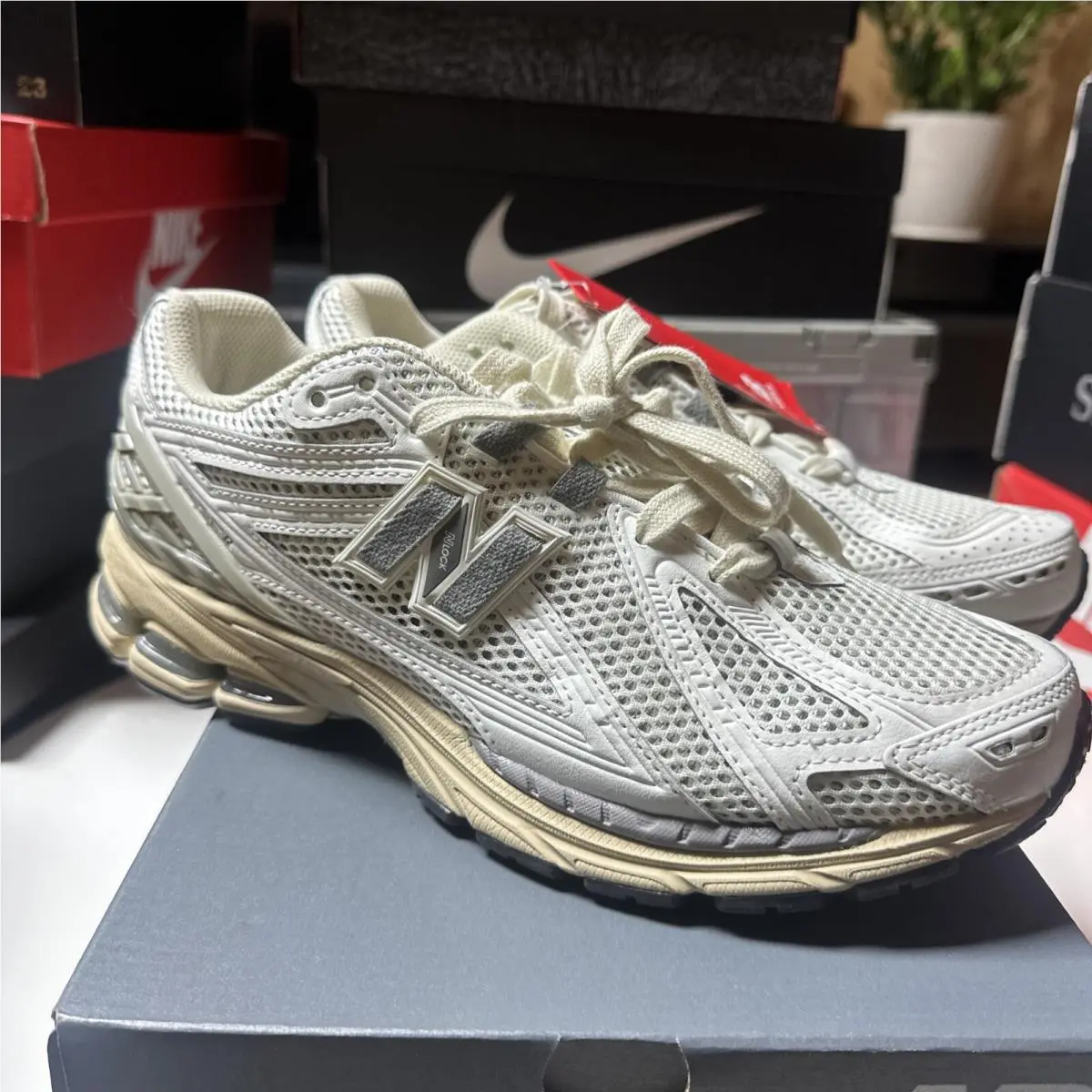 Balance 1906R Size 10.5 US Men. Seasalt Marble Head/ Pebble