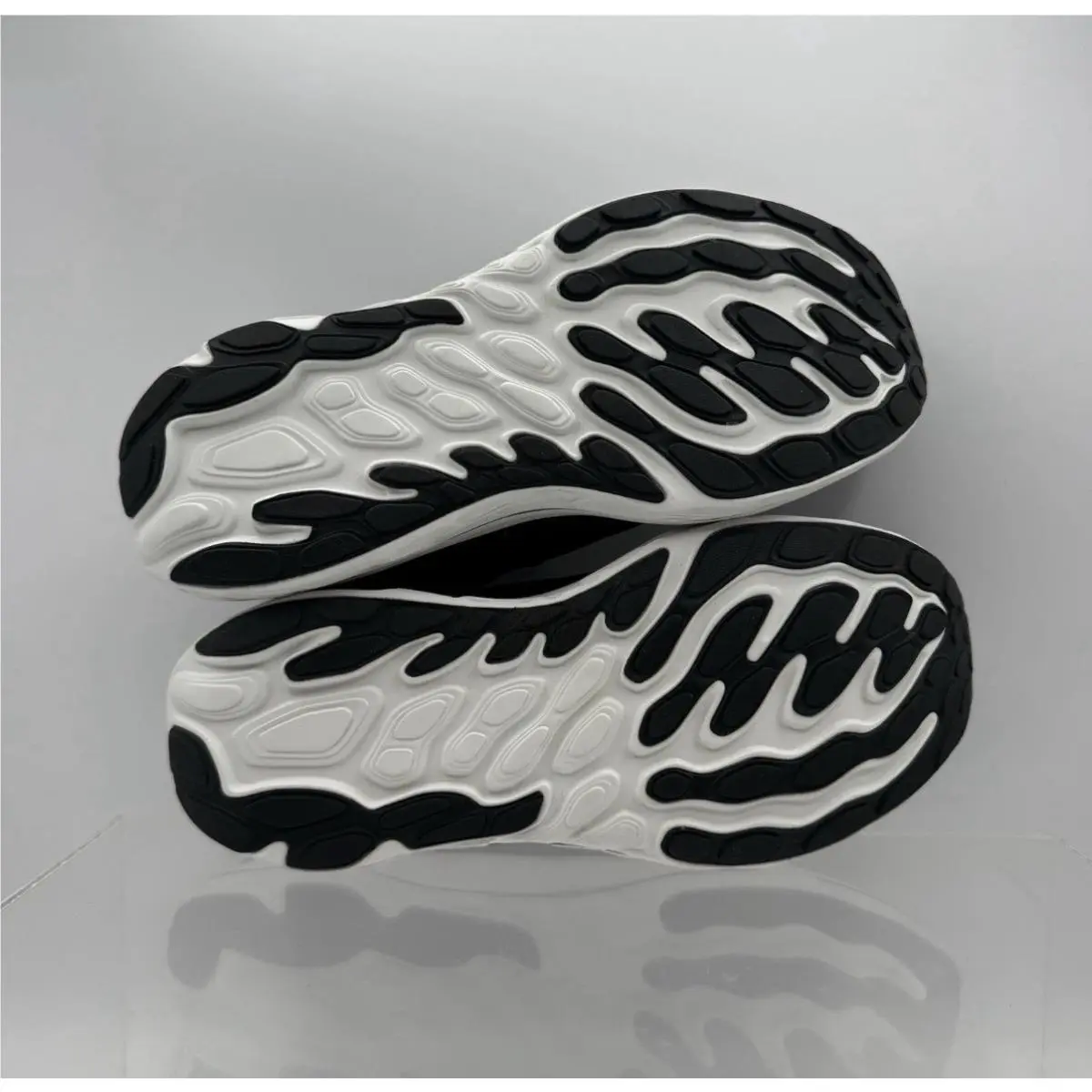 New Balance shoes - New Balance Fresh Foam Vongo - Black/White 2