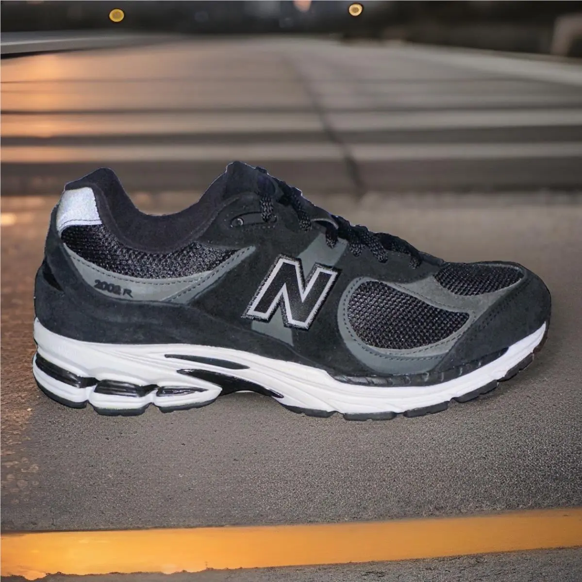New Men`s Size 10 New Balance 2002R Black Noir M2002RBK