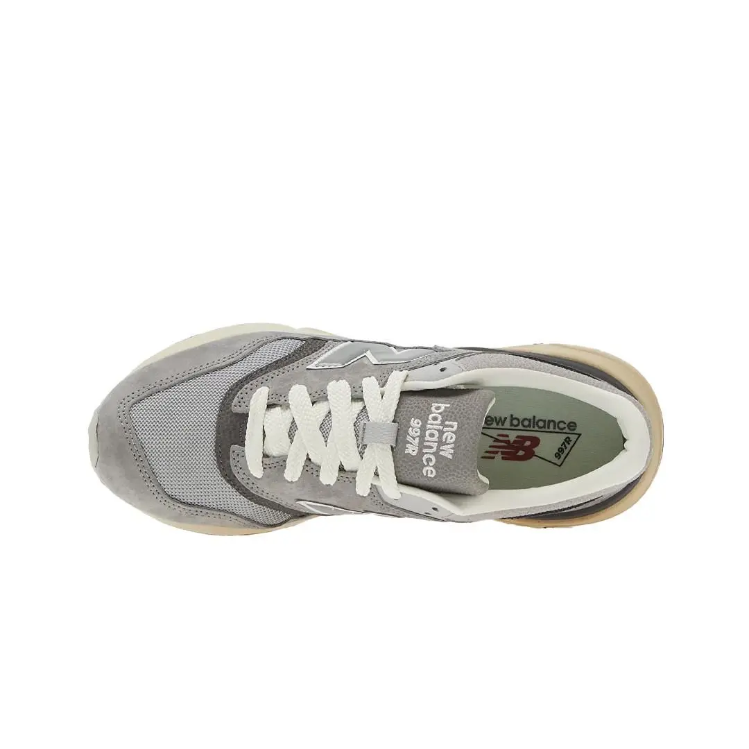 New Balance shoes - Grey (UPC: 0196941025339) 0