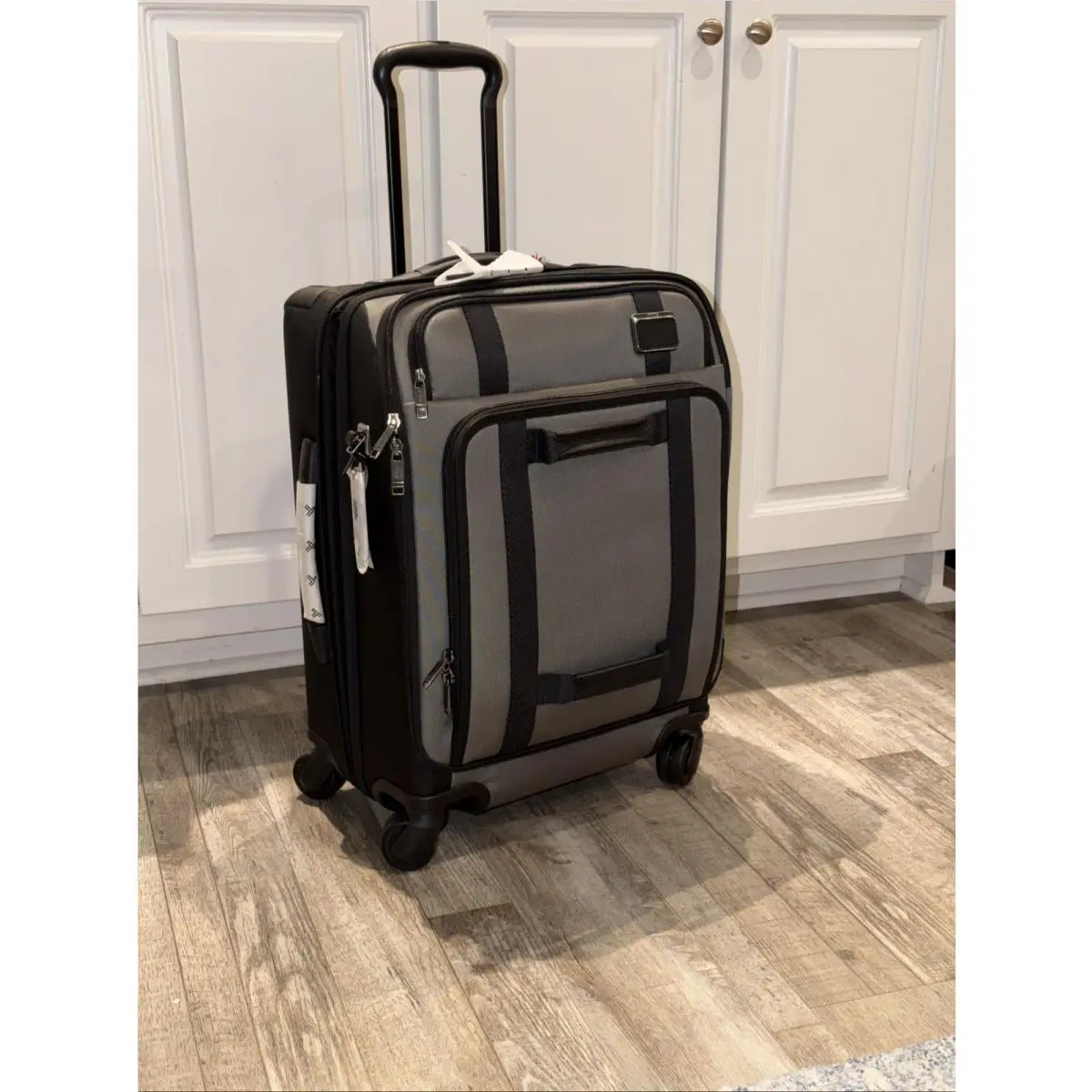 Tumi Merge Continental Front Lid 22” 4 Wheel Carry-on Spinner