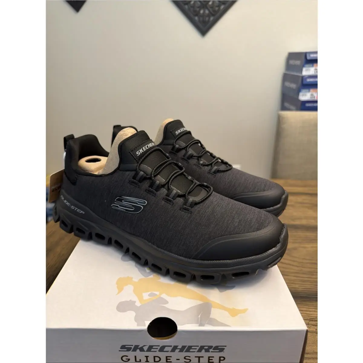 Skechers Glide-step - Ryla Black Men’s Sz 8 ….F4