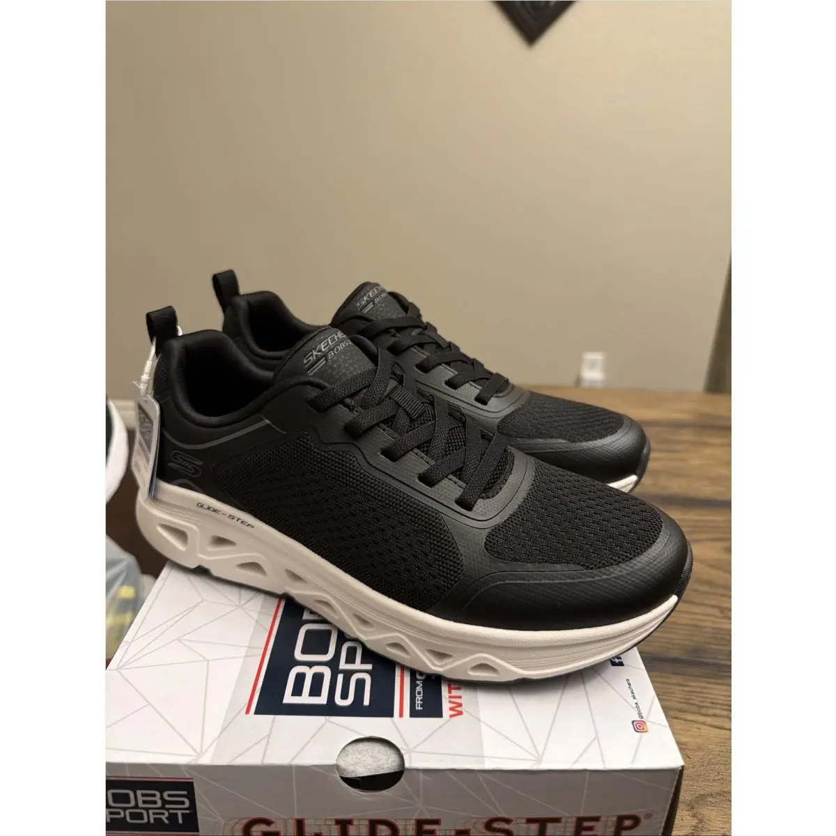 Skechers Bobs Sport Arc Waves Remix Woman Size 8.5 …F6