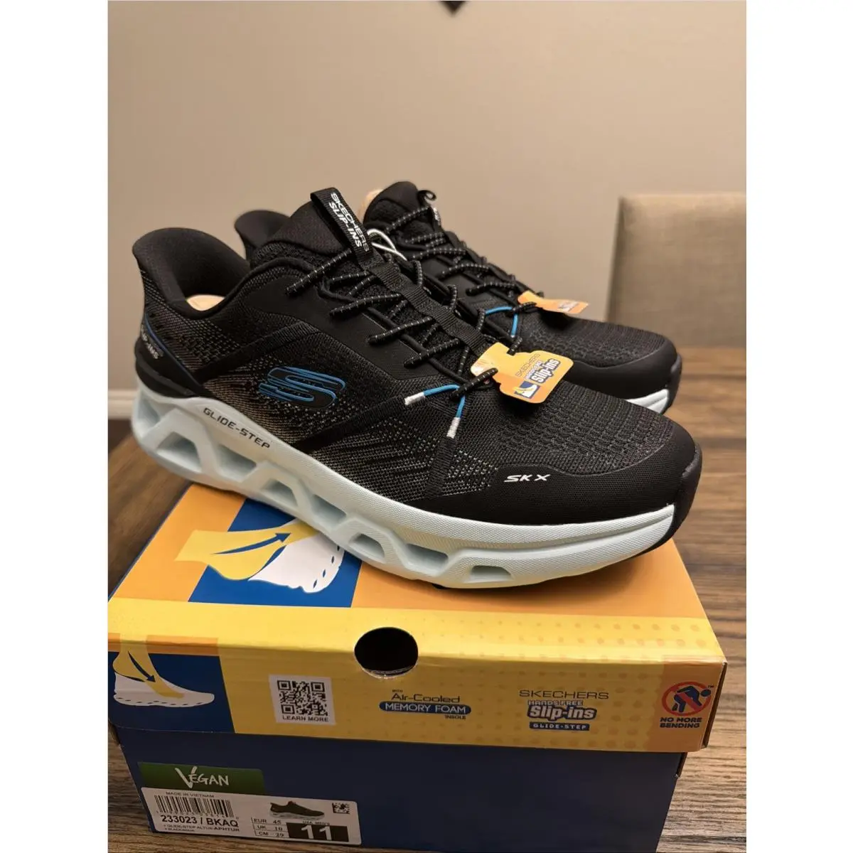 Skechers Men`s Slip-ins: Glide-step Altus Aphtur 233023 Black / Aqua Sz 11 …F8