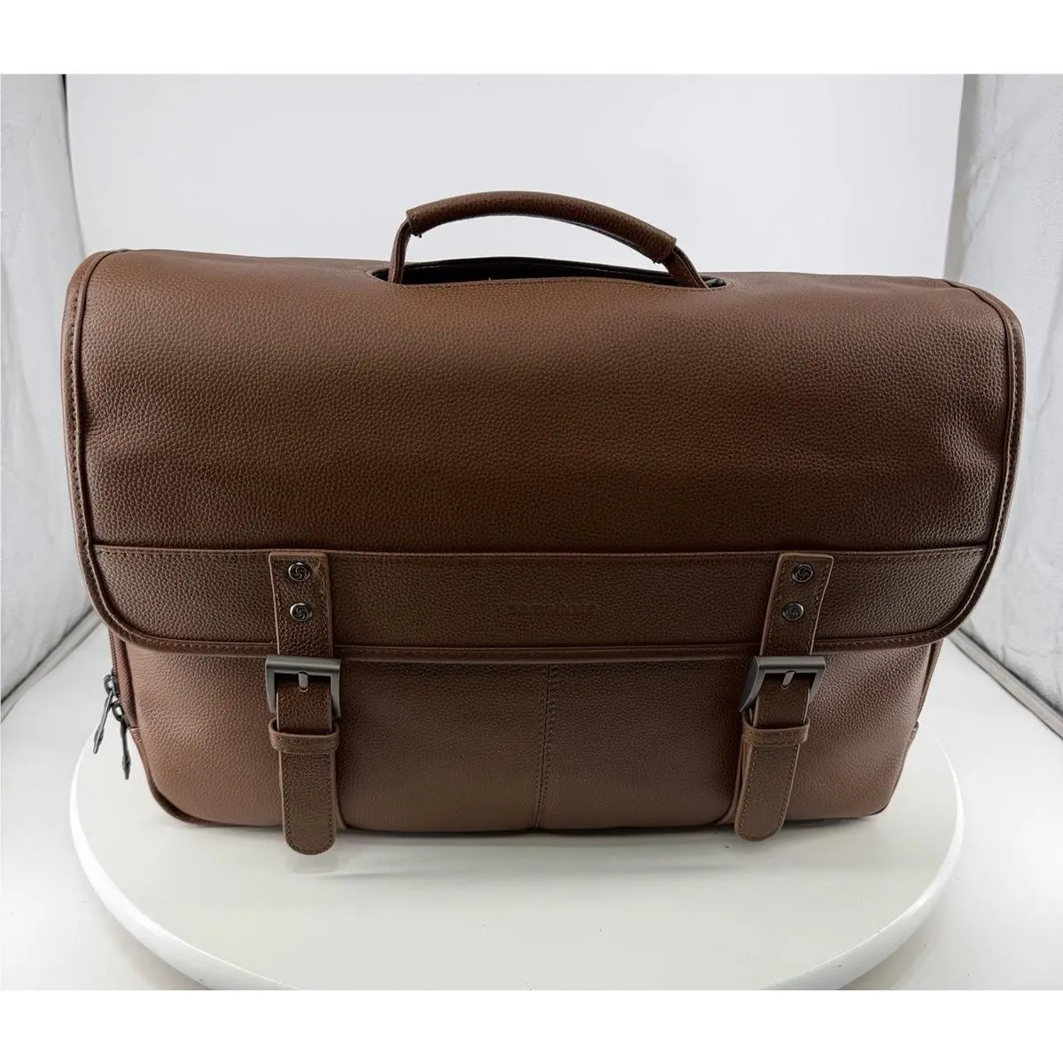 Samsonite Classic Leather Flapover Briefcase Messenger Bag Cognac Light Use
