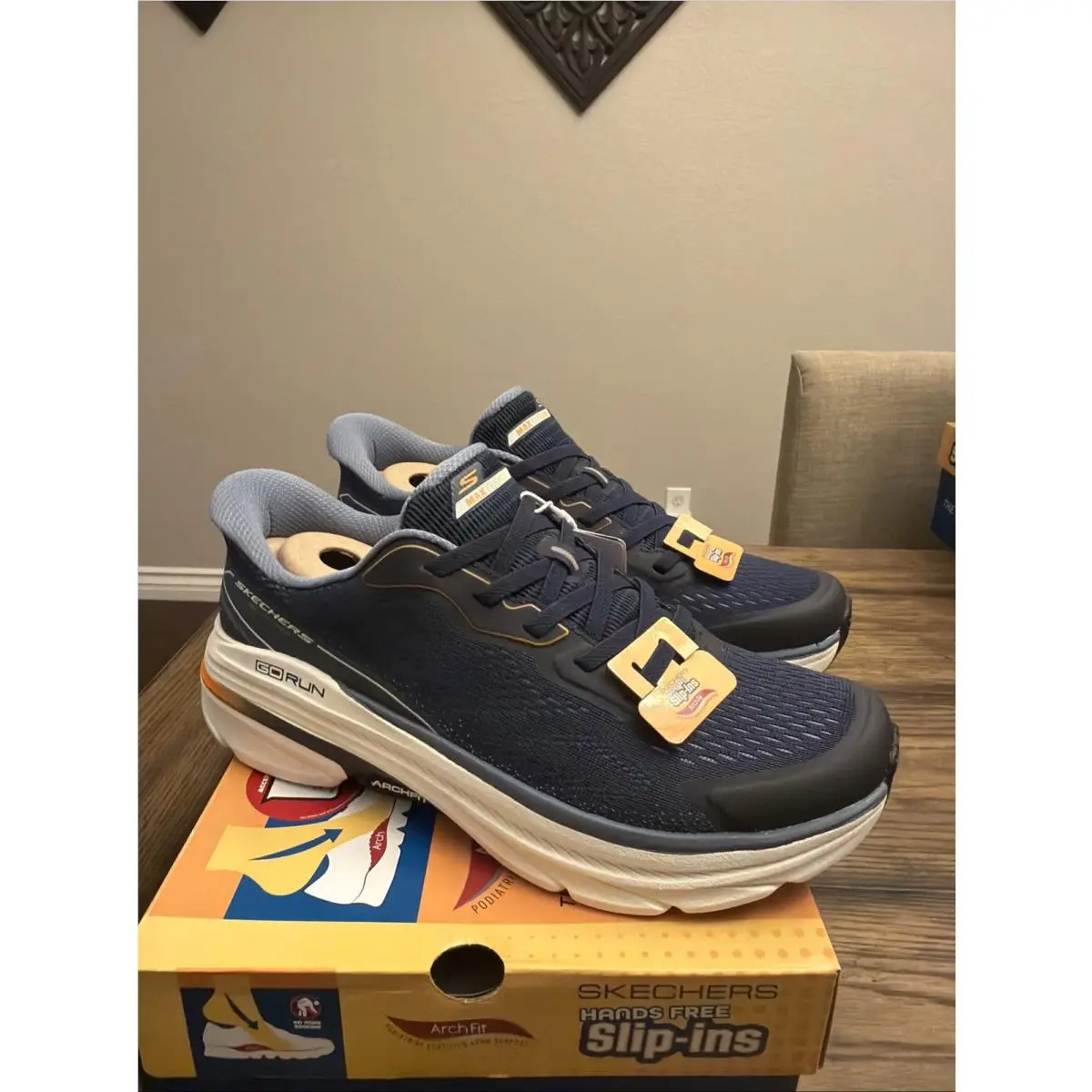 Skechers Slip-ins: Max Cushioning Arch Fit 2.0 - Azusah Mens Sz 11 ..F5