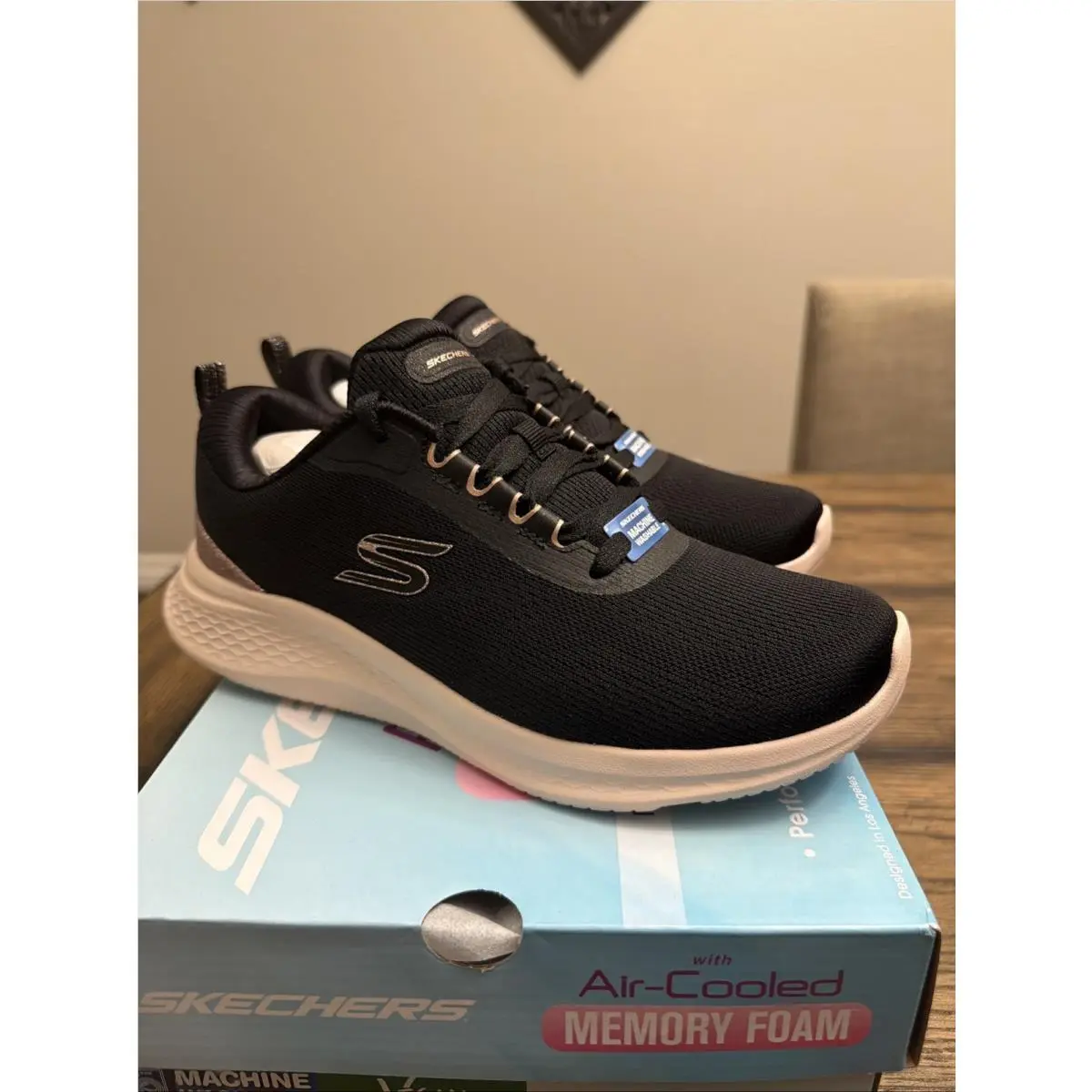 Skechers Skech-lite Pro 2.0 - Brilliant Shimmer Woman’s Sz 7.5 …F7