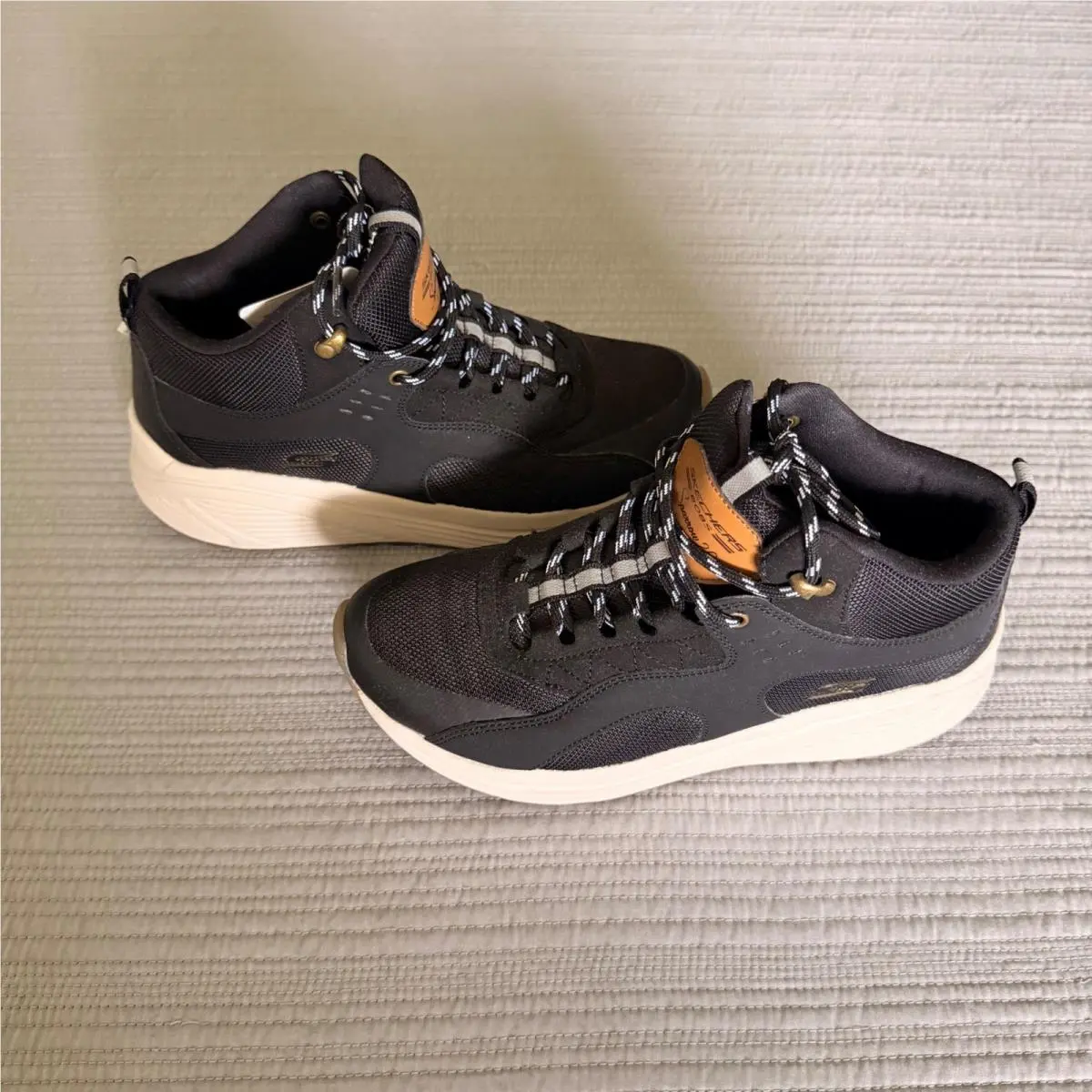 Skechers Women`s Bobs Sparrow 2.0 Mt Goddess Black Mid Top Sneakers Size 6.5