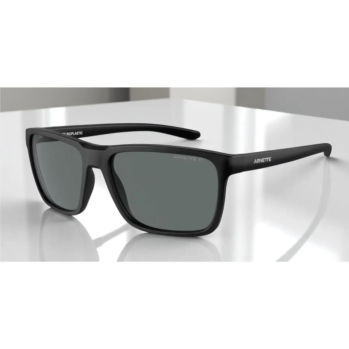 Arnette AN4323 275881 Sokatra Mt Black Dk Grey Polarized 59 mm Men`s Sunglasses
