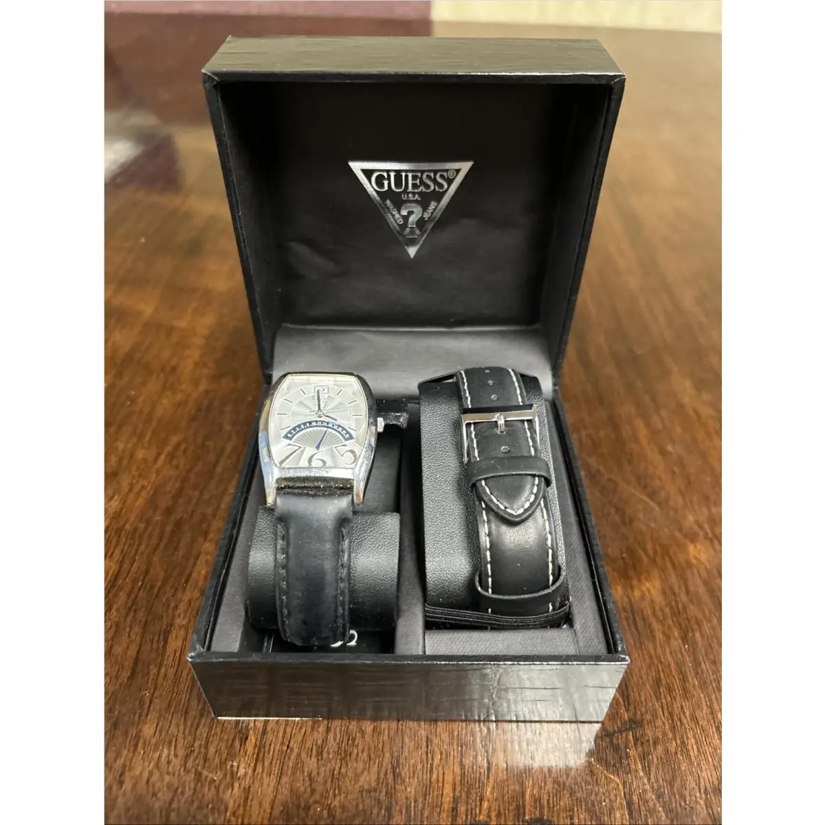 Mens Guess 2 Pc Set 765 Steel Watch Extra Leather Band U10514G1