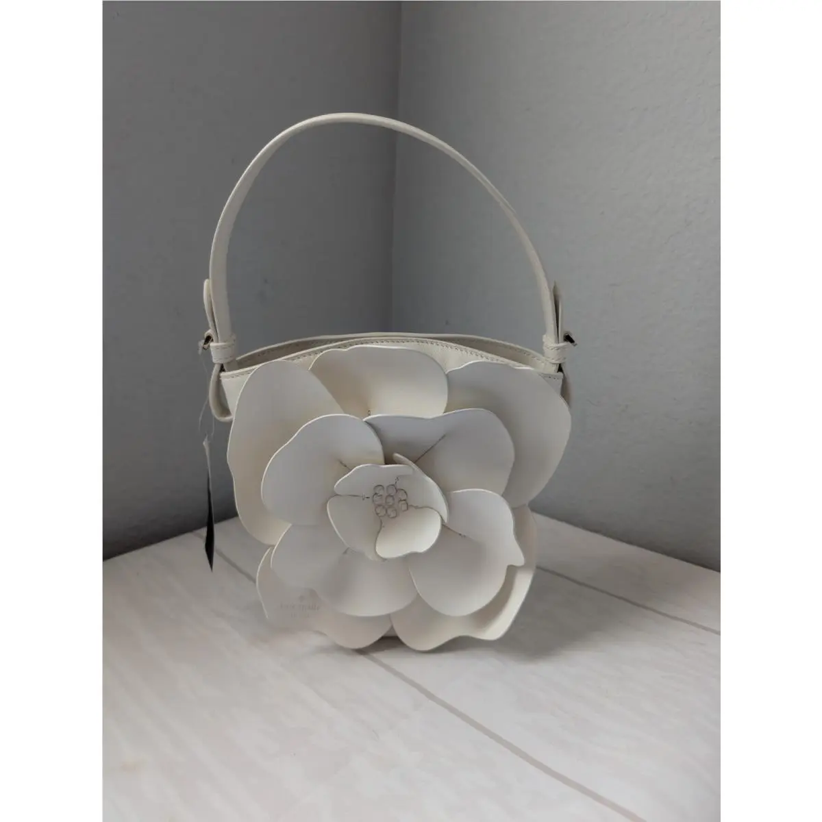 Kate Spade KO474 Flora Bucket Bag Crossbody IN Meringue