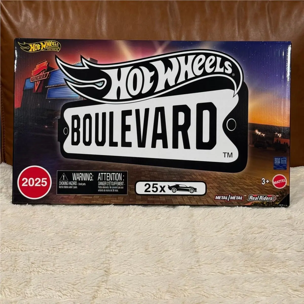 2025 Hot Wheels Boulevard Set 25 Cars