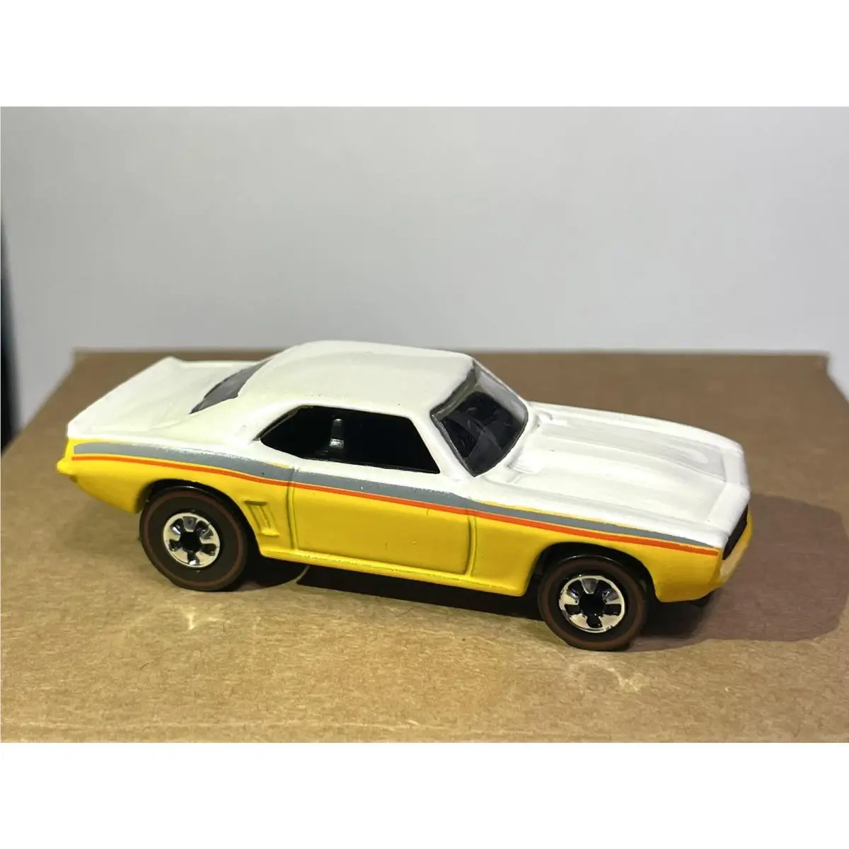 2009 Hot Wheels Custom Made Redline `69 Camaro Wow