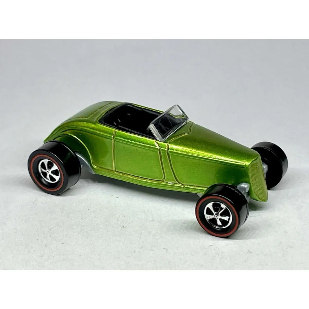 Hot Wheels ‘33 Ford Lo Roadster Custom Made Redline Candy Green 1:64
