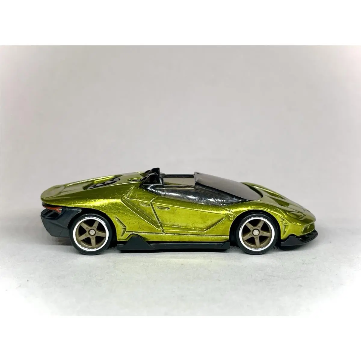 Hot Wheels Custom Made Spectraflame Lamborghini Centenario Only 1 In World