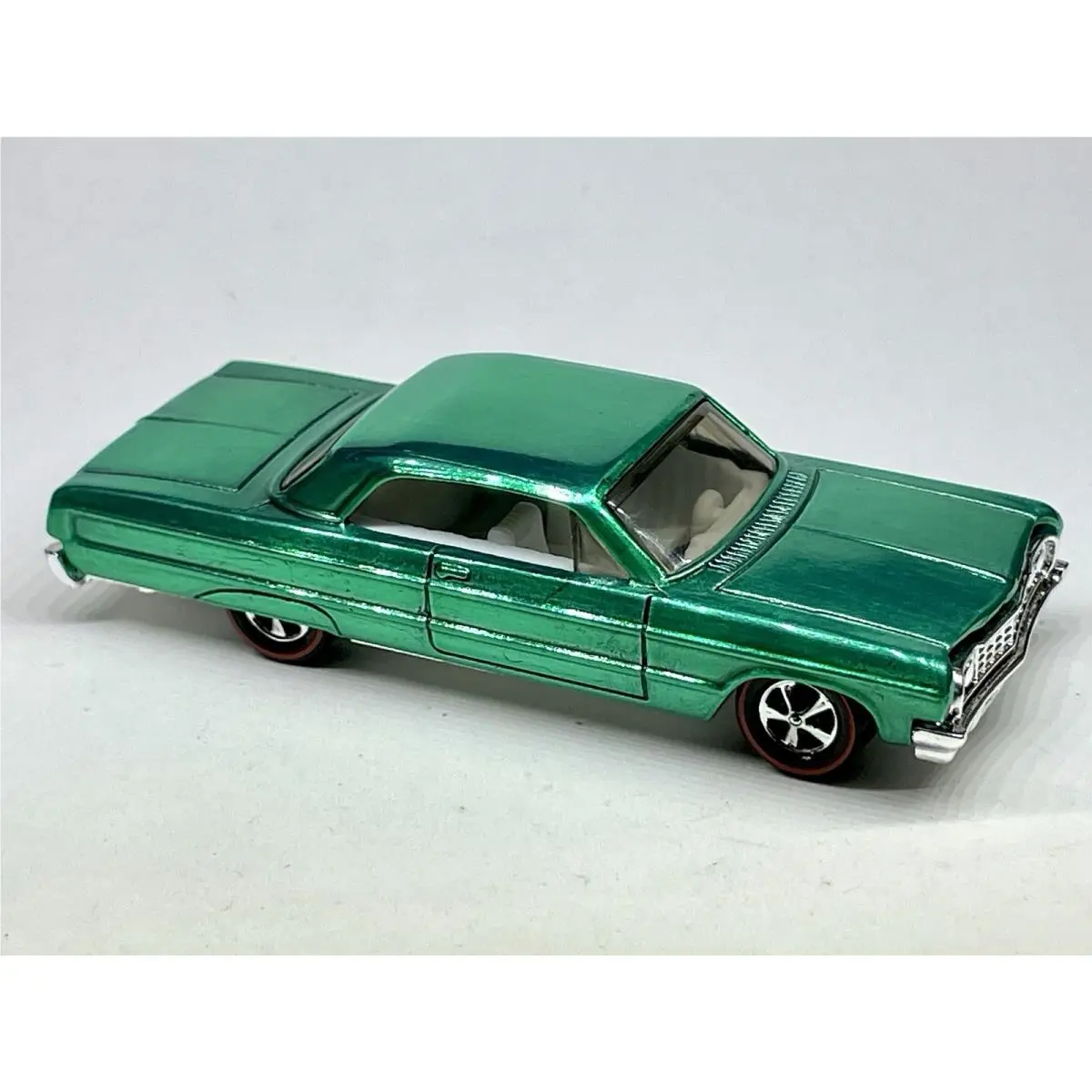 Hot Wheels 1:64 Layin` Low `64 Impala Custom Made Redline Green Spectraflame