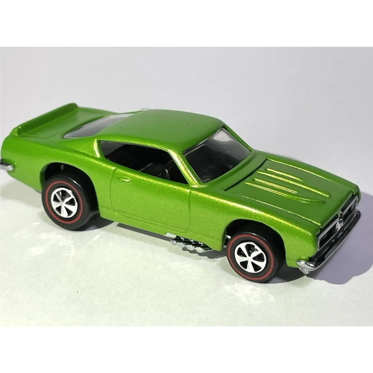 Hot Wheels Custom Made Plymouth Barracuda Candy Apple Green Pearl Paint