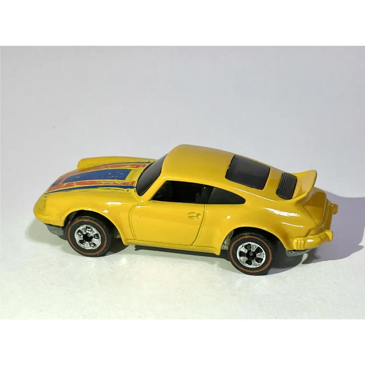 Hot Wheels “custom Restored” 1974 Porsche Carrera P-911 Redline Race Yellow