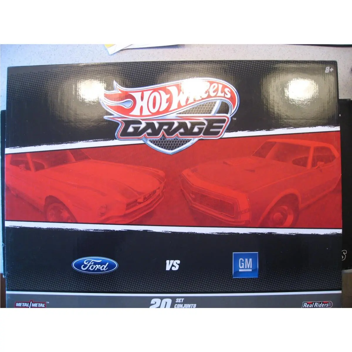 Hot Wheels Hot Wheels Garage Ford Vs. GM 20 Car Set
