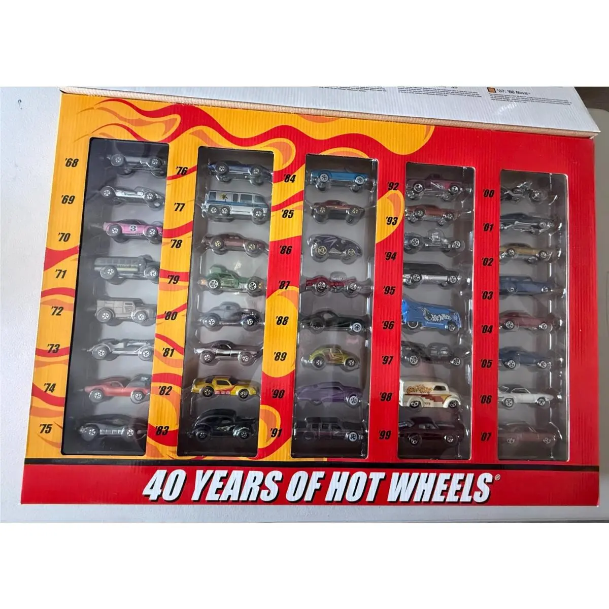 Hot Wheels 40th Anniversary Set 40 Years of Hot Wheels 1968 - 2007 BG8