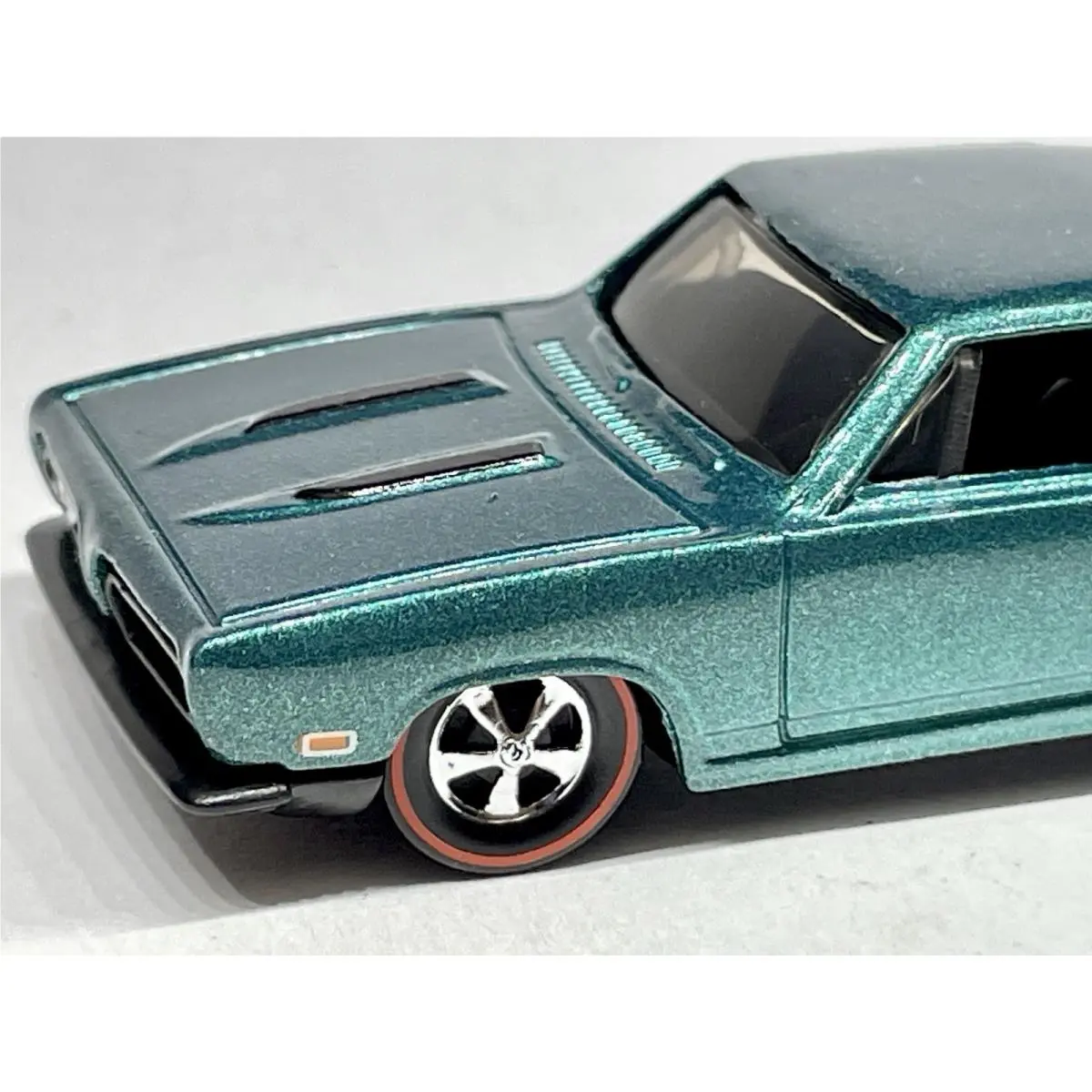 Hot Wheels Custom Made Redline 68` Plymouth Barracuda Formula S Green Diecast