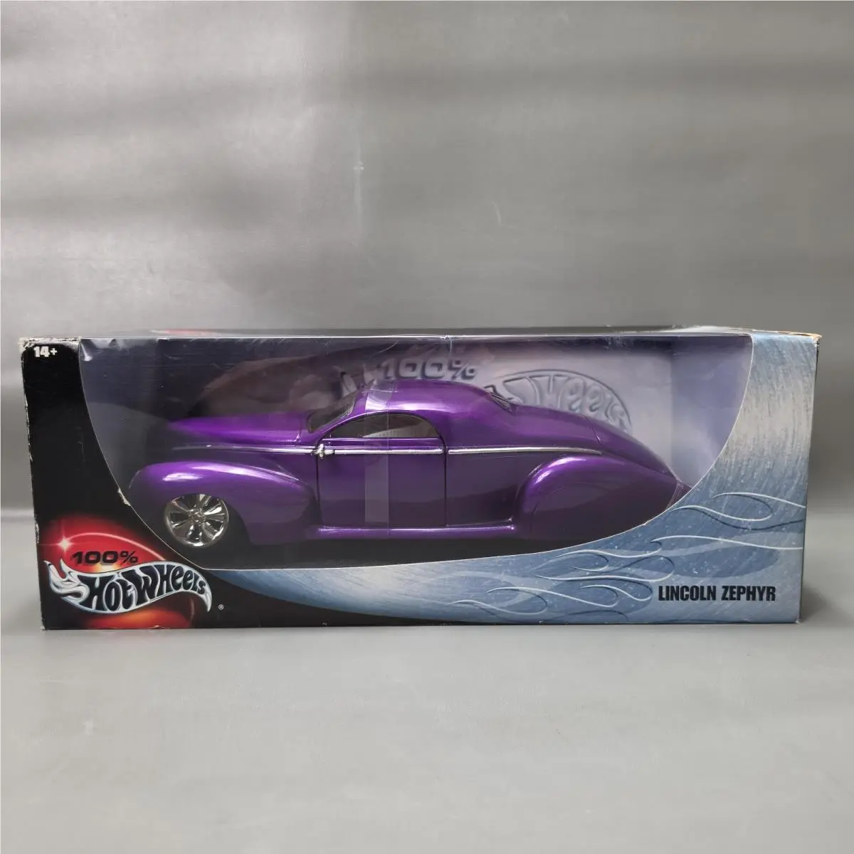 Hot Wheels 1937 Custom Lincoln Zephyr 29229 Purple 1:18 Scale Diecast