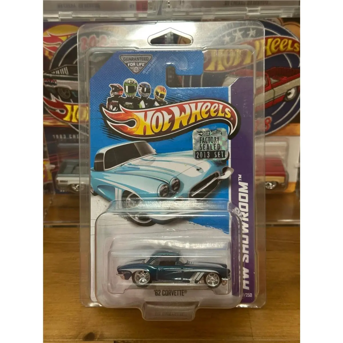 HW Showroom `62 Corvette Super Treasure Hunt Mainline W/protect