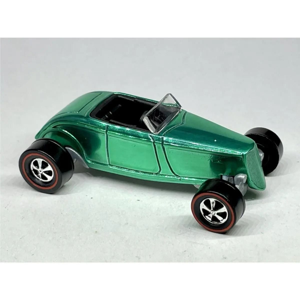 Hot Wheels ‘33 Ford Lo Roadster Custom Made Redline Spectra Green 1:64