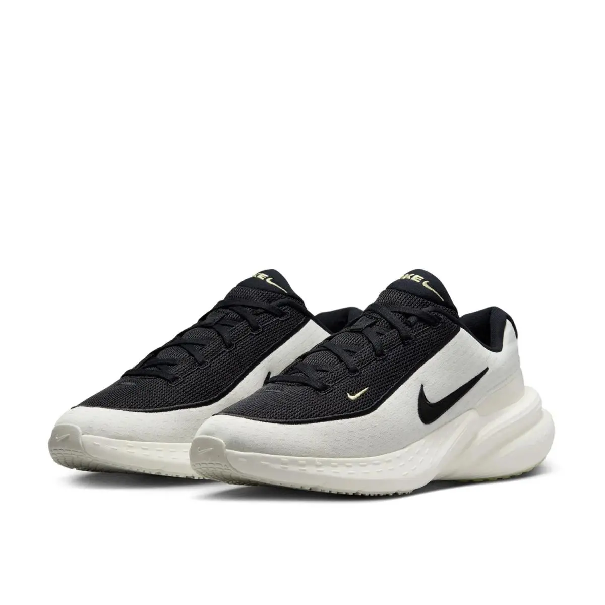 Nike shoes - White/Black 2