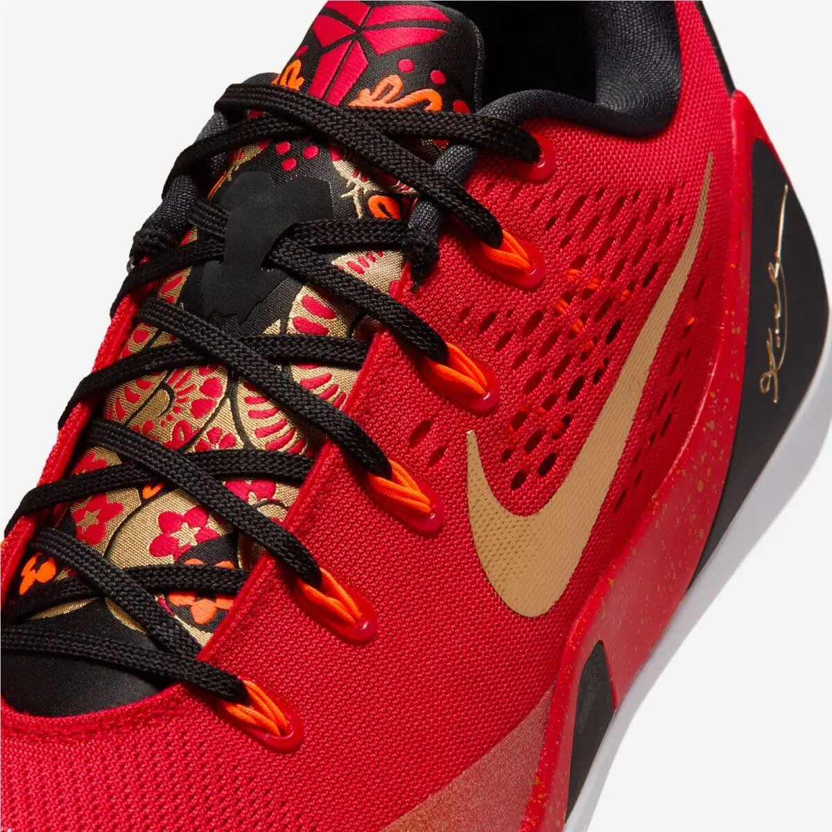 Nike shoes Kobe - Red, Manufacturer: Black/University Gold/White 31