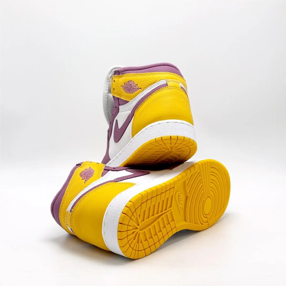 Nike shoes - Air Jordan 1 - Air - Yellow 8