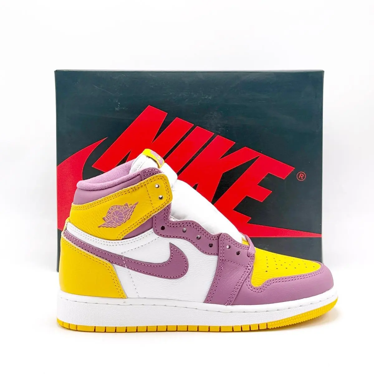 Nike shoes - Air Jordan 1 - Air - Yellow 4