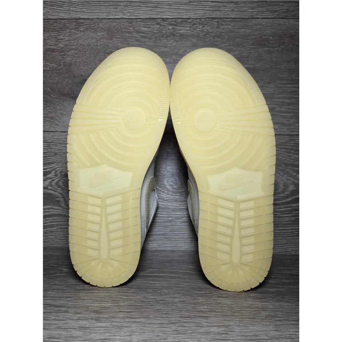 Nike shoes - Air Jordan 1 Low SE - HV5157-100 - Sail/ Pale Ivory / Team Gold 4